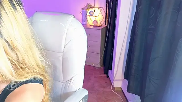 Jennaa Cooper online show from October 2025 07:15:01 PM