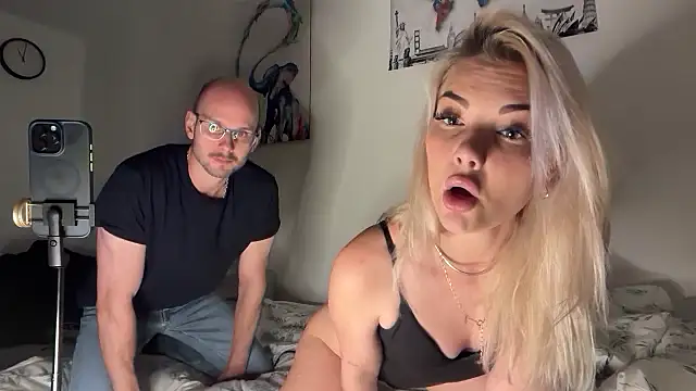 Foxy Bite online show from November 2025 09:04:01 PM