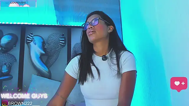  naomibrown  online show from September 2025 04:40:02 AM