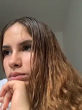 MiiluRosse online show from November 2025 06:11:01 PM