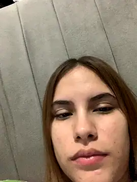 MiiluRosse online show from November 2025 02:16:01 AM