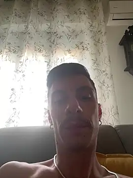 Lucamilano1991 online show from April 2026 05:08:02 PM