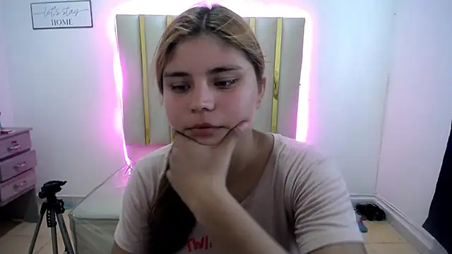 keilicita tonny 18 online show from October 2025 05:02:01 PM