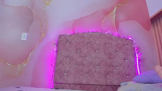 violet taylor  online show from February 2026 02:21:01 AM