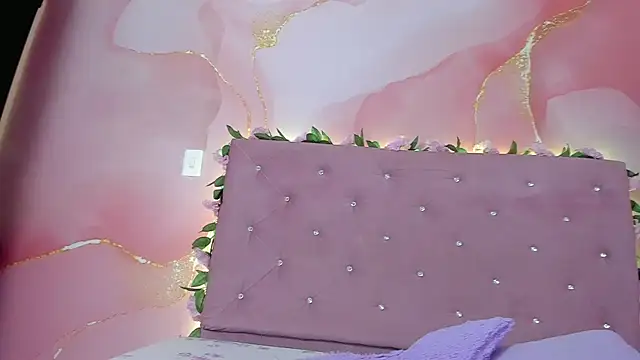 violet taylor  online show from May 2026 02:20:01 AM