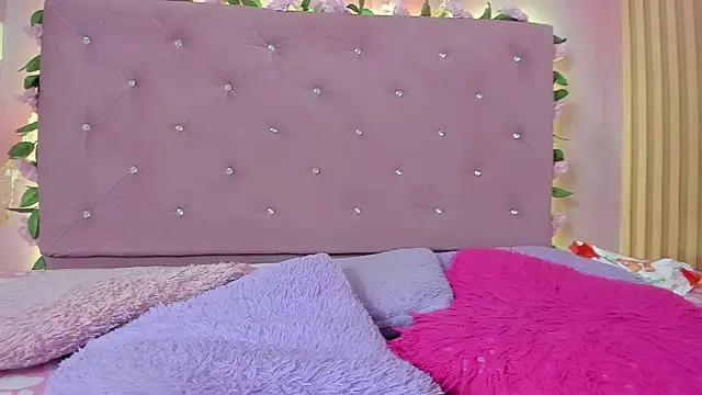 violet taylor  online show from May 2026 02:09:01 AM