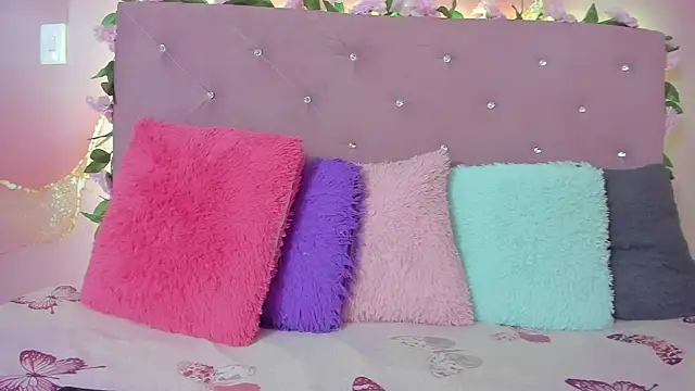 violet taylor  online show from April 2026 02:13:01 AM