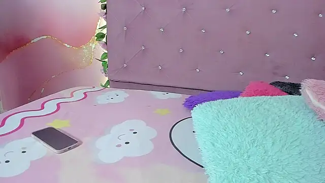 violet taylor  online show from April 2026 02:16:01 AM