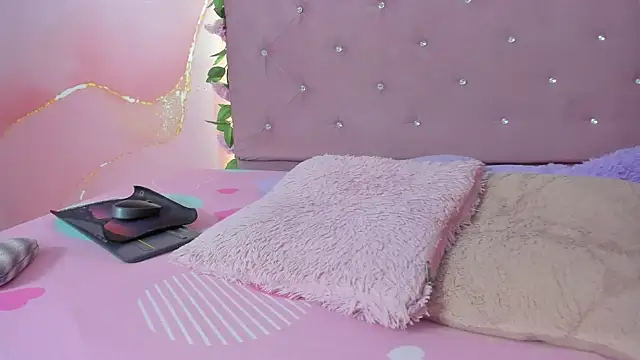 violet taylor  online show from June 2026 02:20:02 AM