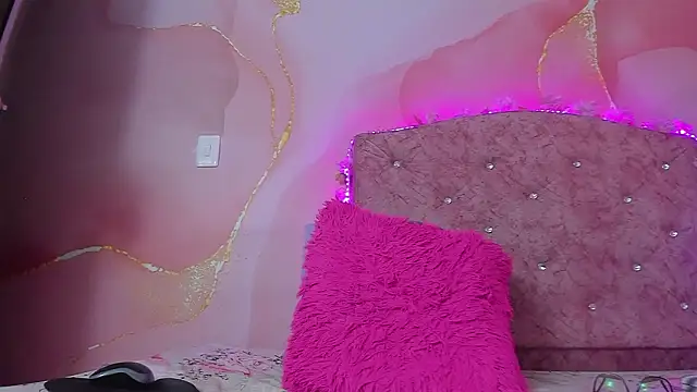 violet taylor  online show from February 2026 02:35:01 AM