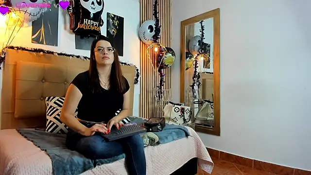 samanthaa foxx online show from October 2025 11:23:01 AM