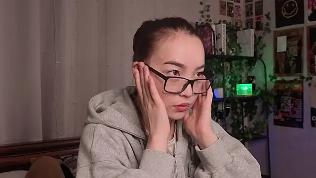 OdetteBiddy online show from December 2025 08:13:01 PM