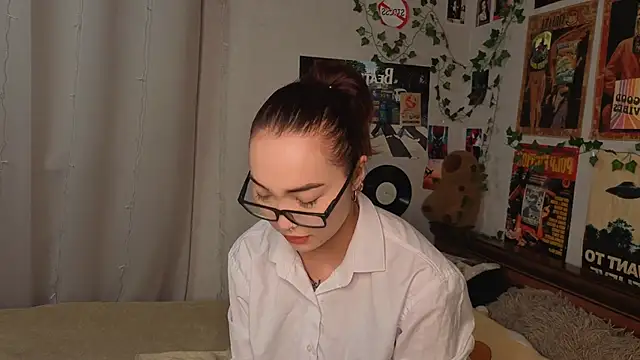 OdetteBiddy online show from November 2025 08:09:01 PM