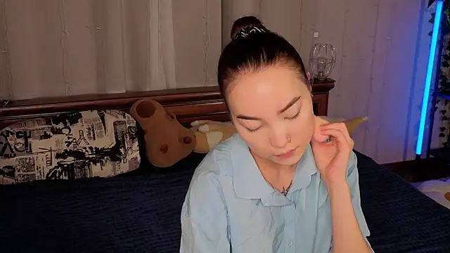 OdetteBiddy online show from December 2025 08:09:02 PM