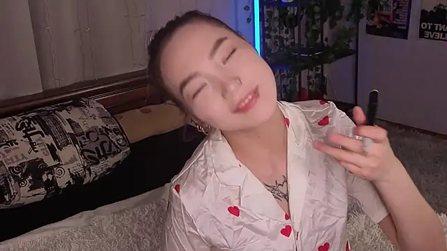 OdetteBiddy online show from December 2025 08:25:02 PM