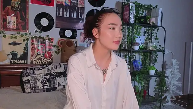 OdetteBiddy online show from November 2025 08:34:02 PM