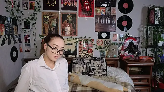 OdetteBiddy online show from November 2025 07:29:02 PM