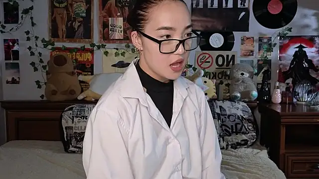 Snapshot of OdetteBiddy chatting on November 2025 08:24:02 PM OdetteBiddy online show from November 2025 08:24:02 PM