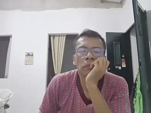 Snapshot of skinnylatino51 chatting on June 2026 01:33:02 AM skinnylatino51 online show from June 2026 01:33:02 AM