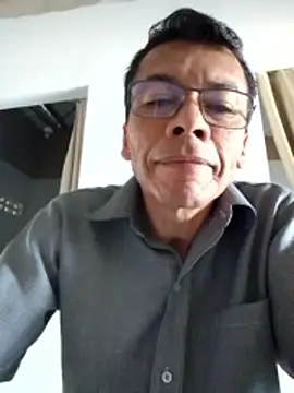 skinnylatino51 online show from April 2026 05:09:02 PM