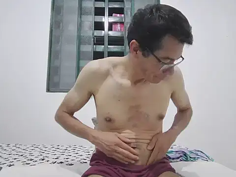 Snapshot of skinnylatino51 chatting on October 2025 12:11:01 AM skinnylatino51 online show from October 2025 12:11:01 AM