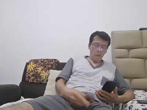 skinnylatino51 online show from May 2026 01:02:01 AM