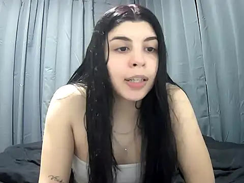 Snapshot of VioletaZein chatting on September 2025 12:59:02 AM VioletaZein online show from September 2025 12:59:02 AM