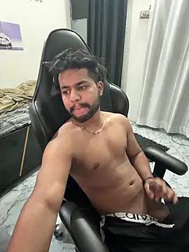 Kartikkartik8595 online show from April 2026 10:46:01 PM