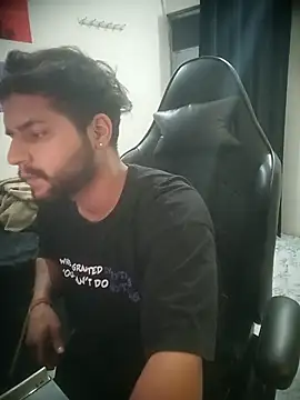 Kartikkartik8595 online show from March 2026 09:27:01 PM