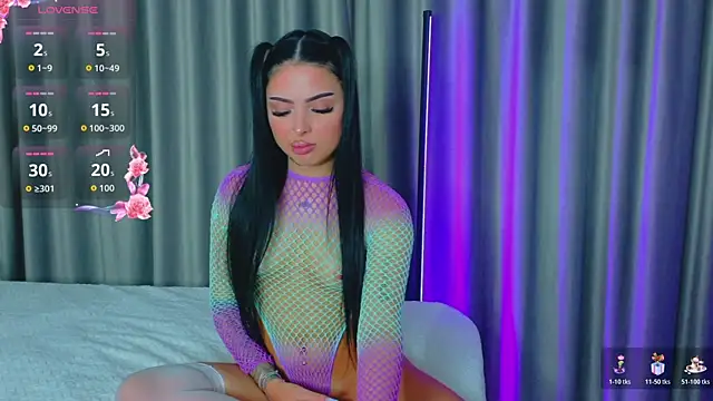 AshleyEttheenn online show from November 2025 05:27:02 PM