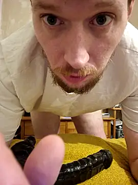 Snapshot of gazb90 chatting on October 2025 11:39:01 PM gazb90 online show from October 2025 11:39:01 PM