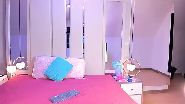 EmmaWilliam1 online show from September 2025 05:46:01 AM