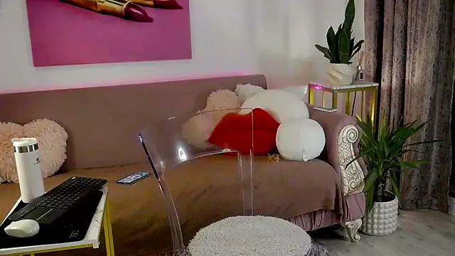 oliviathea online show from March 2026 07:04:02 PM