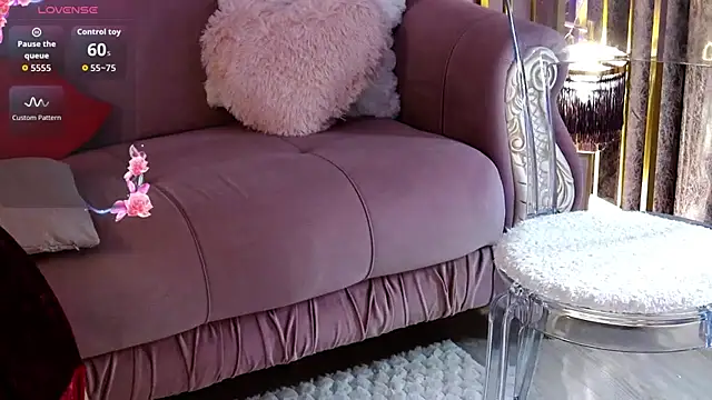 oliviathea online show from November 2025 02:16:01 AM