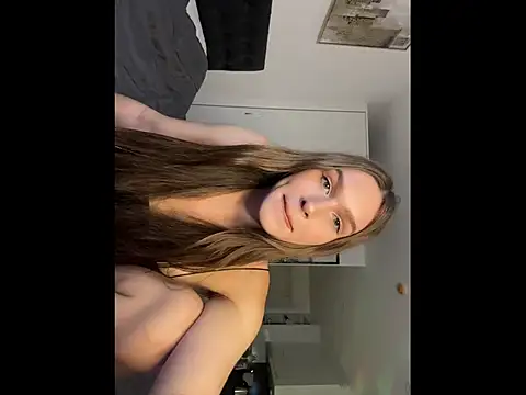 franzeva online show from April 2026 11:06:01 AM
