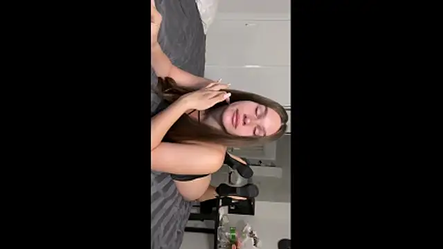 franzeva online show from May 2026 11:43:02 PM
