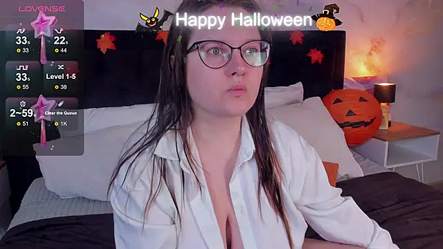 HelenDanvers online show from October 2025 01:37:02 AM