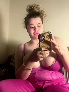 aydabella7777 online show from January 2026 12:36:02 AM