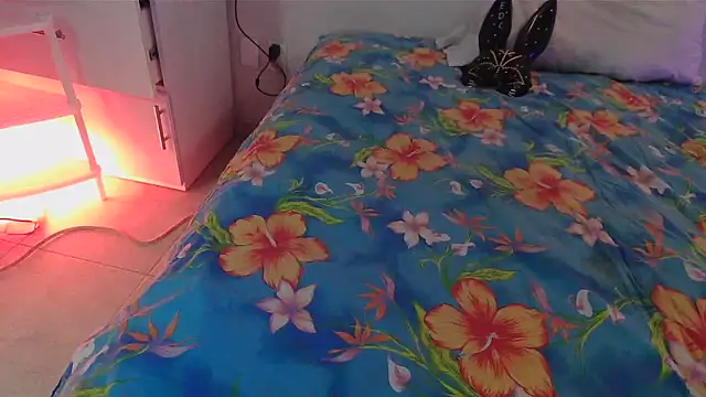 SatiroyNinfa online show from April 2026 10:00:01 PM