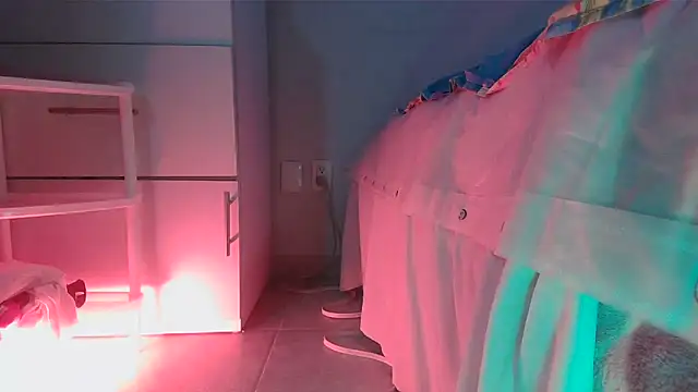 SatiroyNinfa online show from April 2026 09:28:01 PM