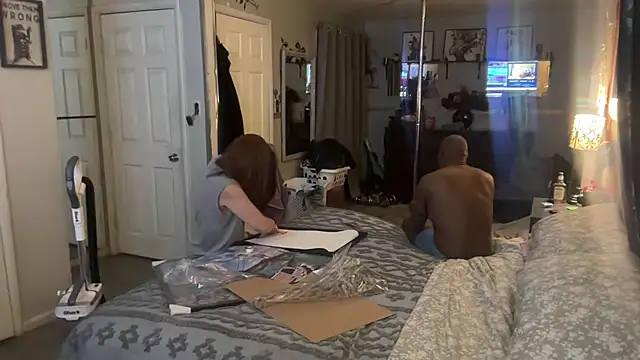 Snapshot of sexyred77713 chatting on February 2026 01:38:01 AM sexyred77713 online show from February 2026 01:38:01 AM