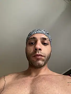 Snapshot of 1Richrichard1 chatting on June 2026 06:18:02 AM 1Richrichard1 online show from June 2026 06:18:02 AM