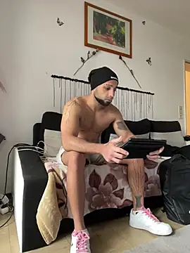 Snapshot of 1Richrichard1 chatting on May 2026 08:43:02 AM 1Richrichard1 online show from May 2026 08:43:02 AM