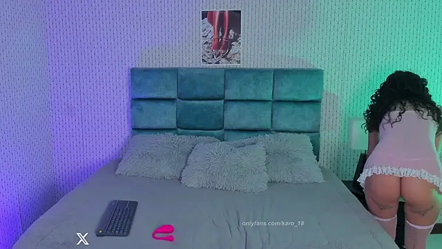 karoliine jones online show from February 2026 10:20:01 PM