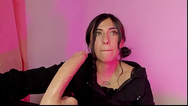 Alanaloiiss  online show from March 2026 02:30:01 AM