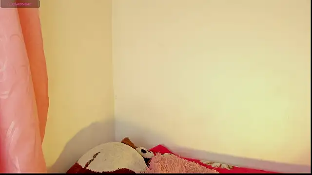 Alanaloiiss  online show from March 2026 12:05:01 AM