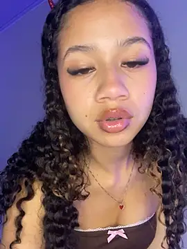 jadee8 online show from October 2025 01:40:01 AM