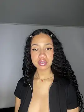 jadee8 online show from April 2026 04:30:01 AM