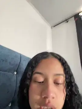 jadee8 online show from April 2026 07:21:01 PM