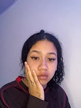 jadee8 online show from February 2026 07:32:02 PM